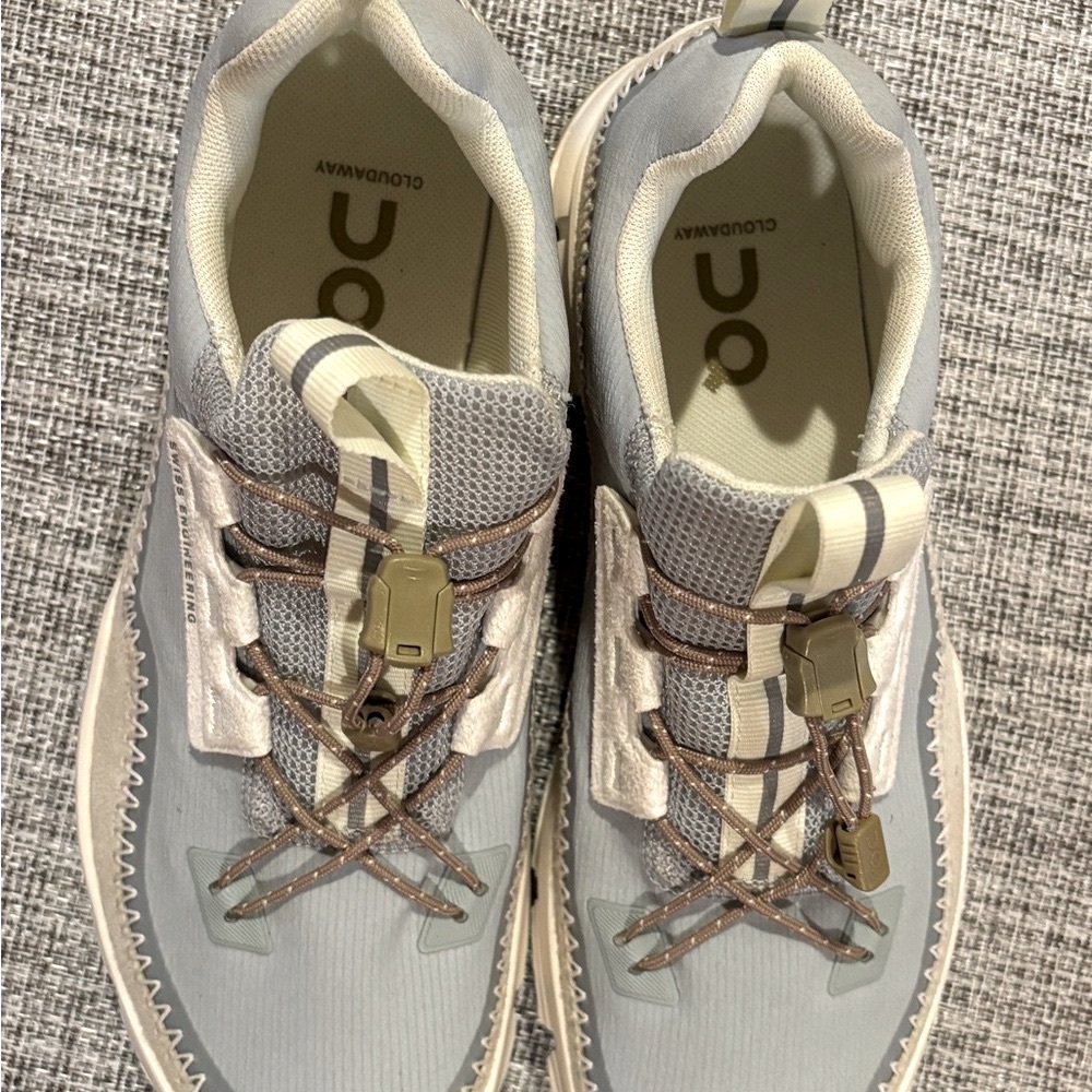 Cloudaway Hiking Sneaker - Picture 3 of 4